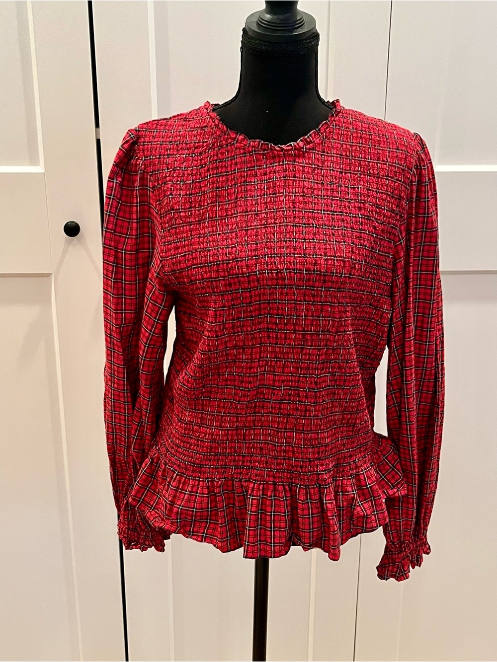 Old Navy Red Plaid Smocked Shirt w/ Ruffled Cuffs, Neckline, & Hem Fall Casual